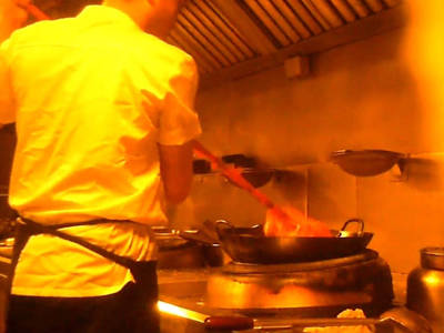 曝俏江南黑厨内幕 臭鱼冒充活桂鱼 曝俏江南黑厨内幕 臭鱼冒充活桂鱼